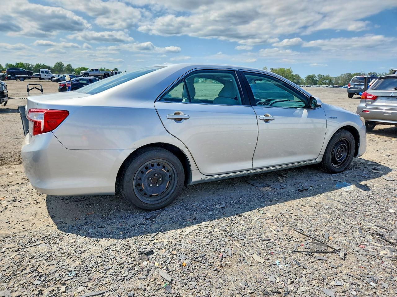 2012 Toyota Camry Hybrid Le - Фото 3