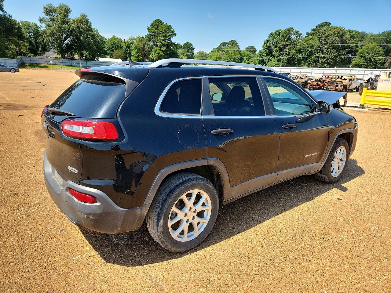 2017 Jeep Cherokee Latitude - Image 3