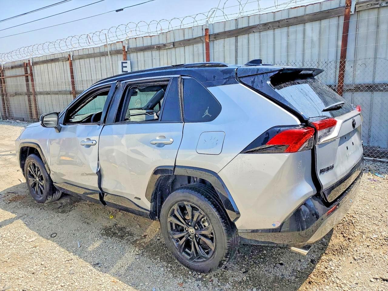 2024 Toyota Rav4 - Фото 2