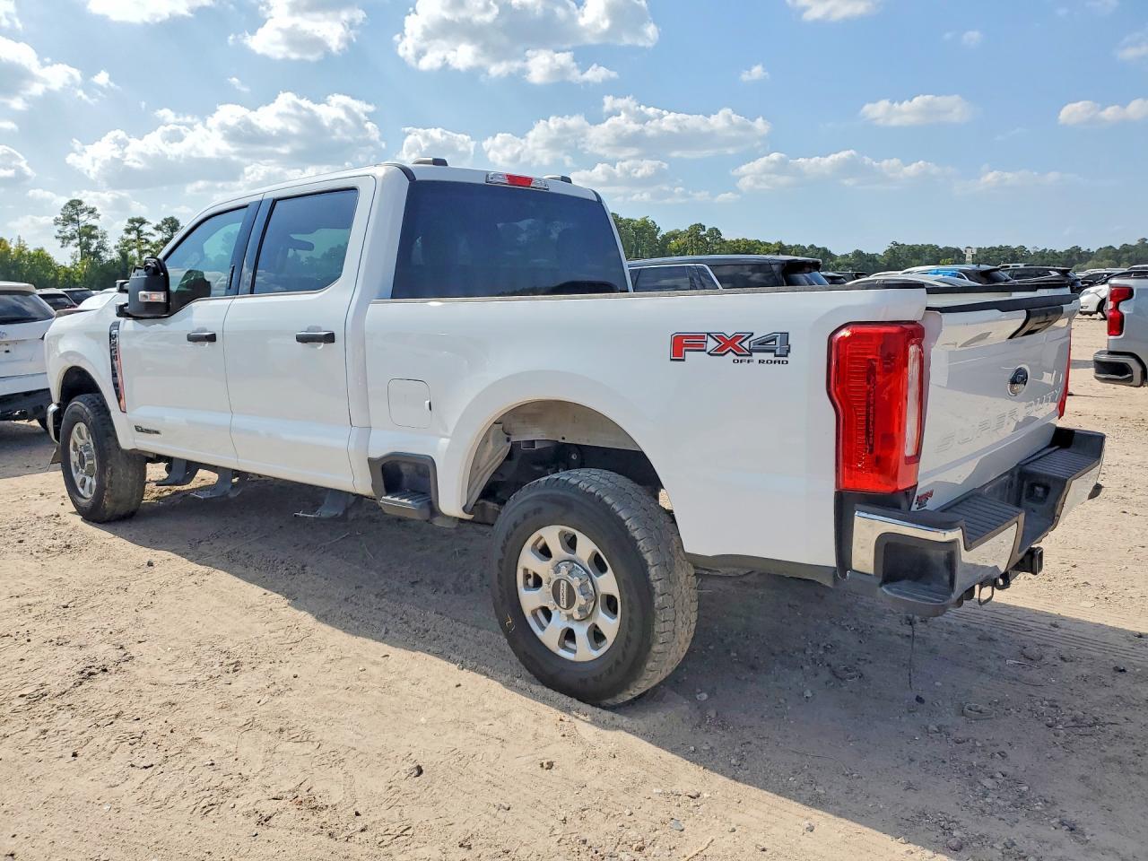 2024 Ford F250 Super Duty - Image 2