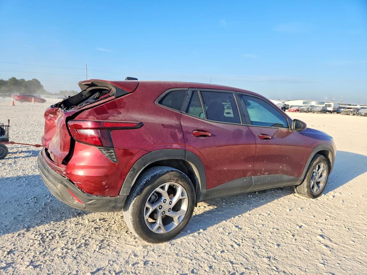 2025 Chevrolet Trax Ls - Фото 3