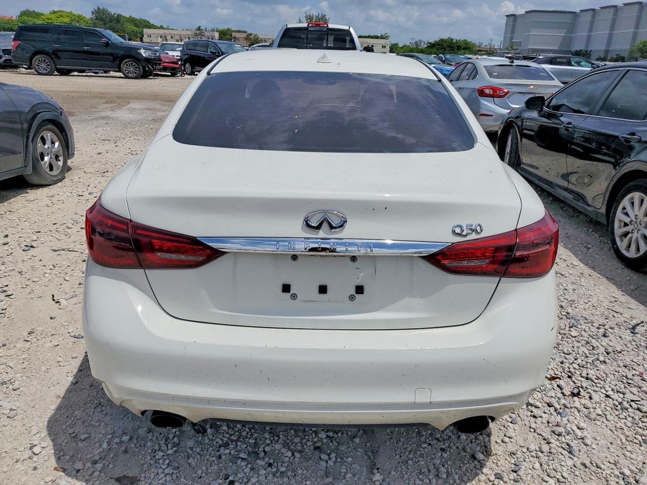 2018 Infiniti Q50 3.0T Luxe - Фото 6