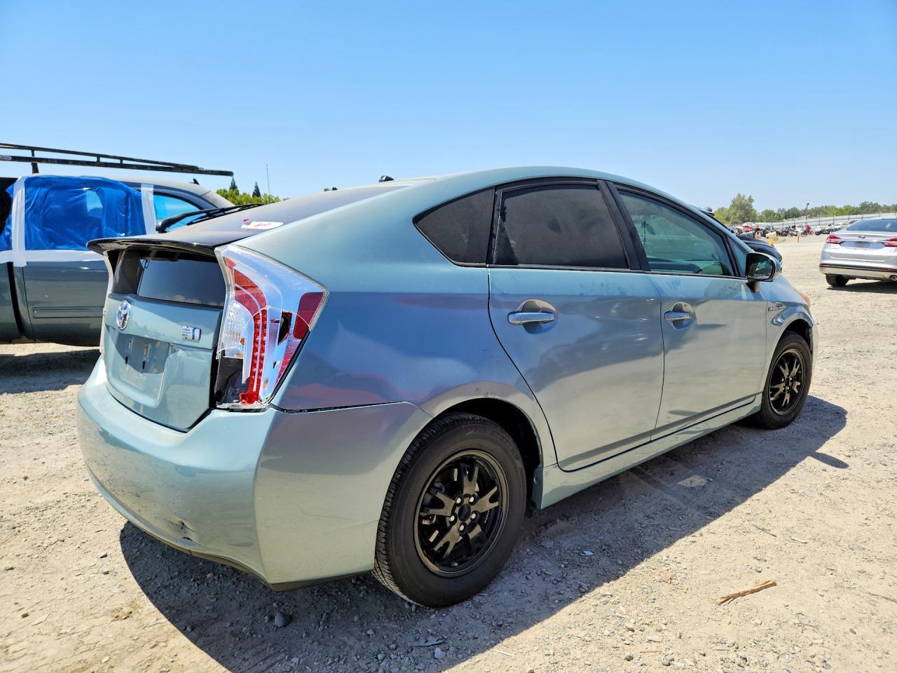2015 Toyota Prius Two - Фото 3