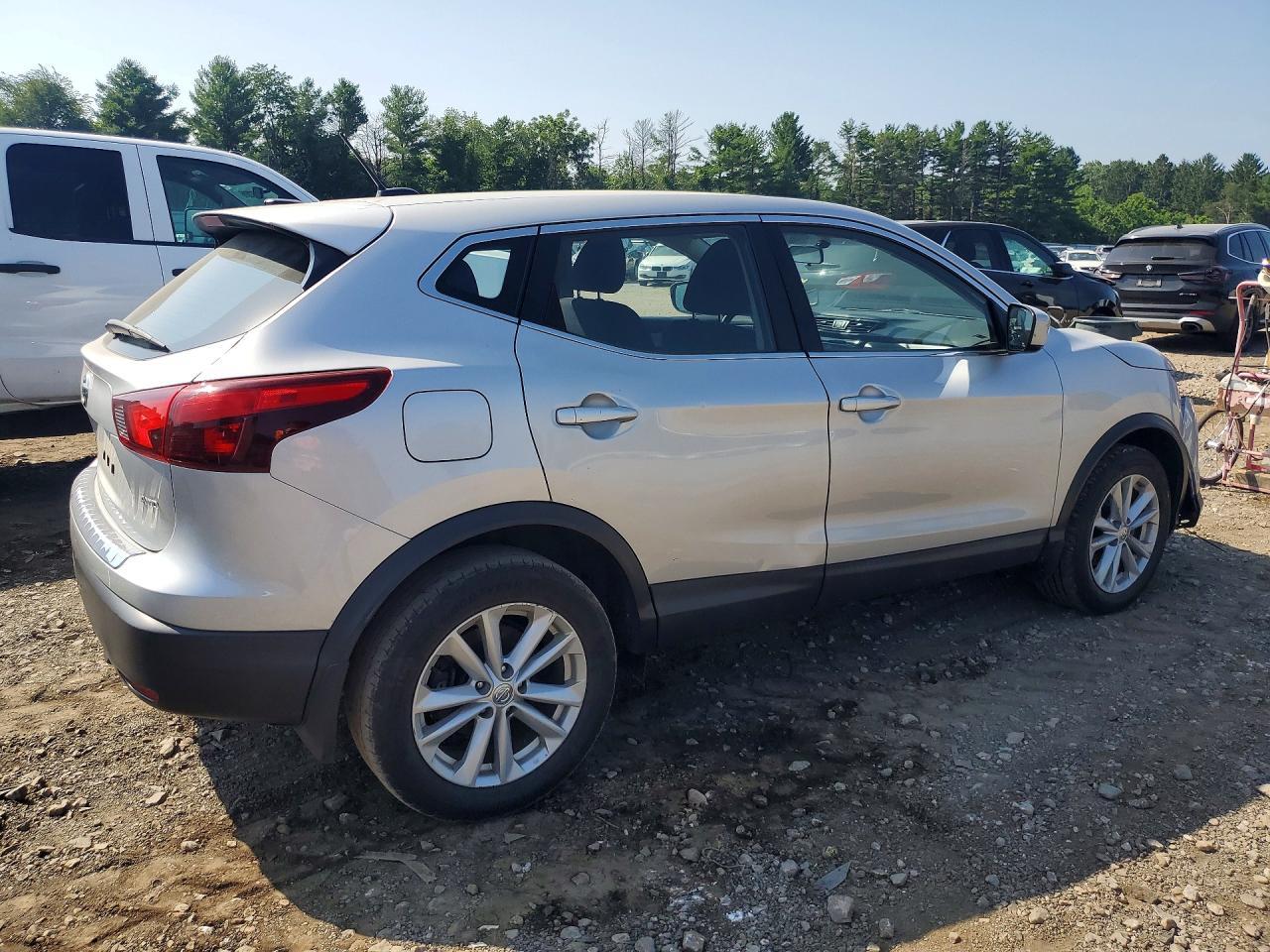 2018 Nissan Rogue Sport S - Фото 3