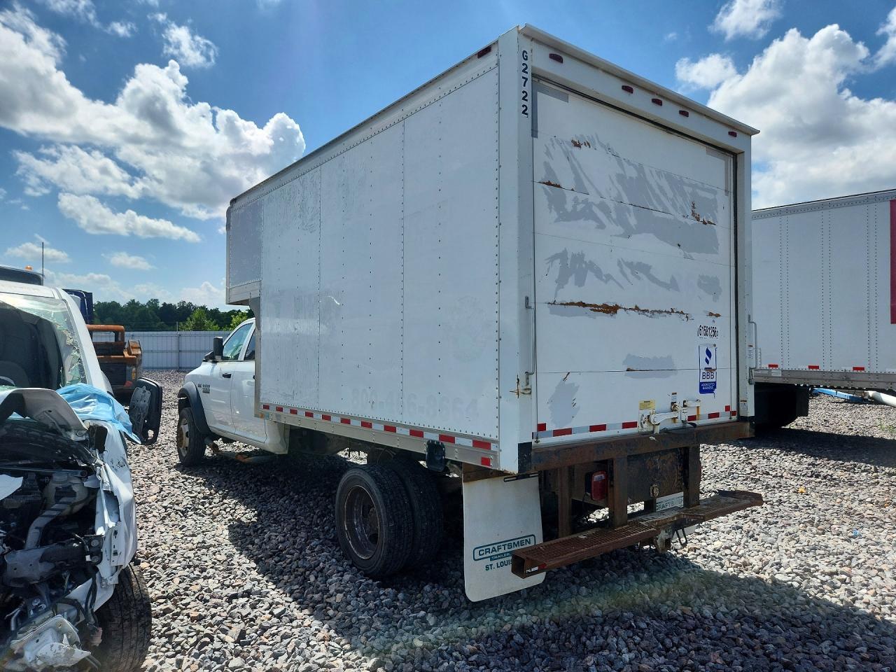 2016 Ram 5500 Box Truck - Фото 2
