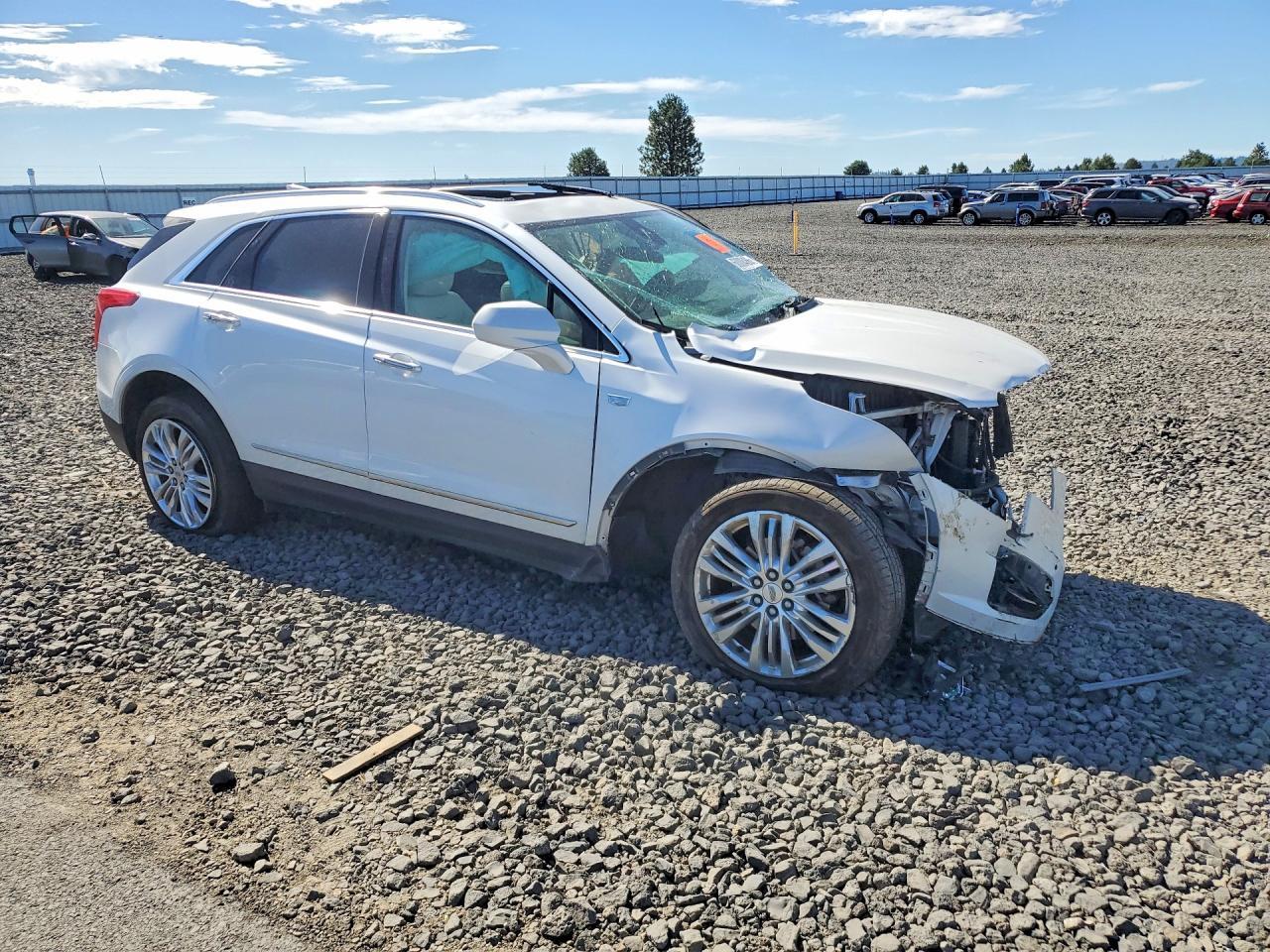 2017 Cadillac Xt5 Premium Luxury - Image 4