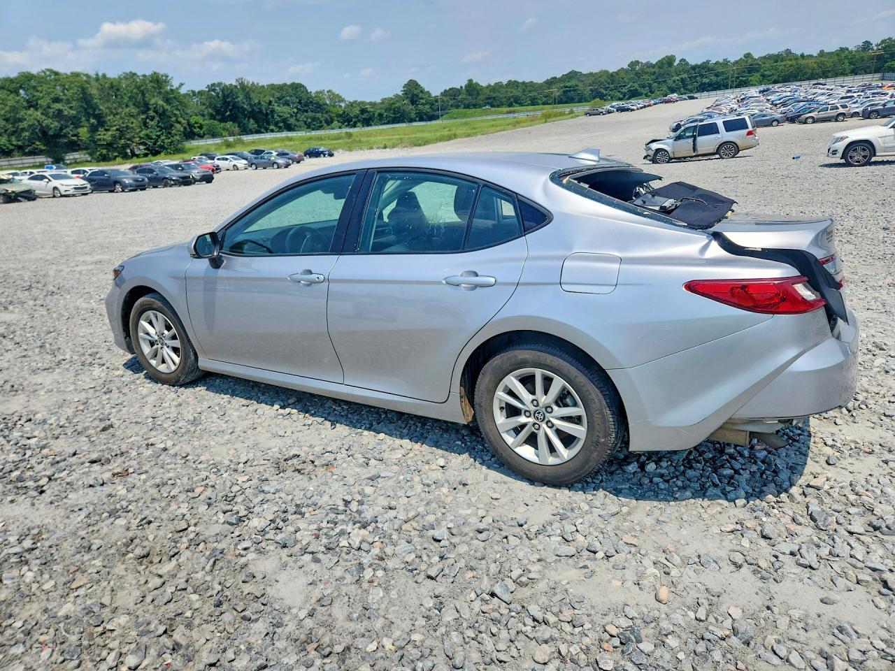 2025 Toyota Camry Le - Фото 2