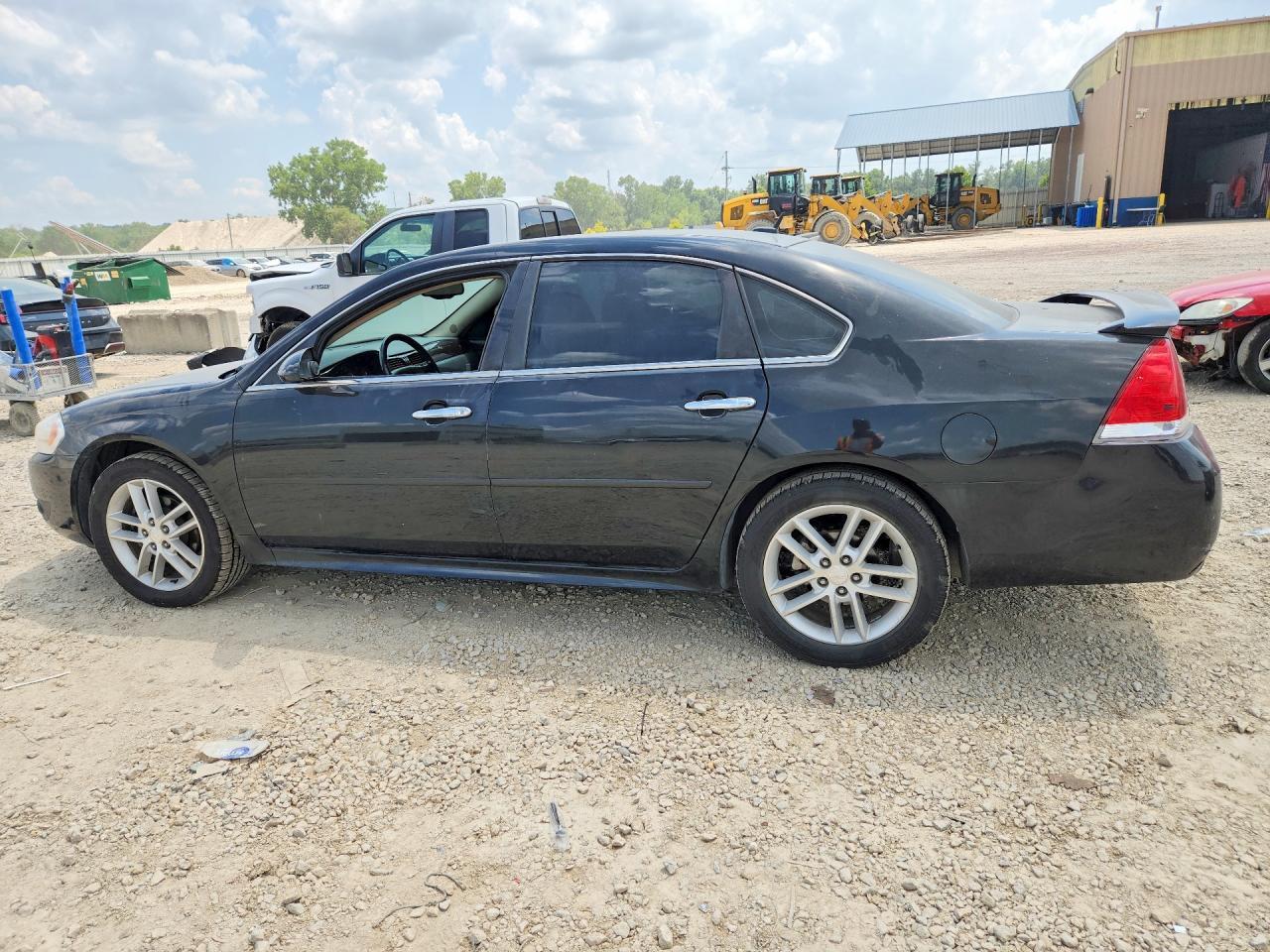2012 Chevrolet Impala Ltz - Image 2