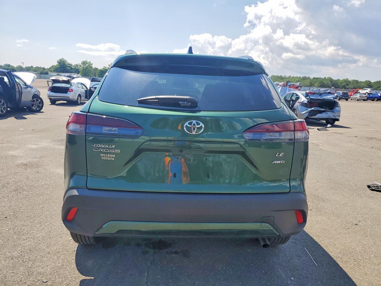 2026 Toyota Corolla Cross Le - Image 6