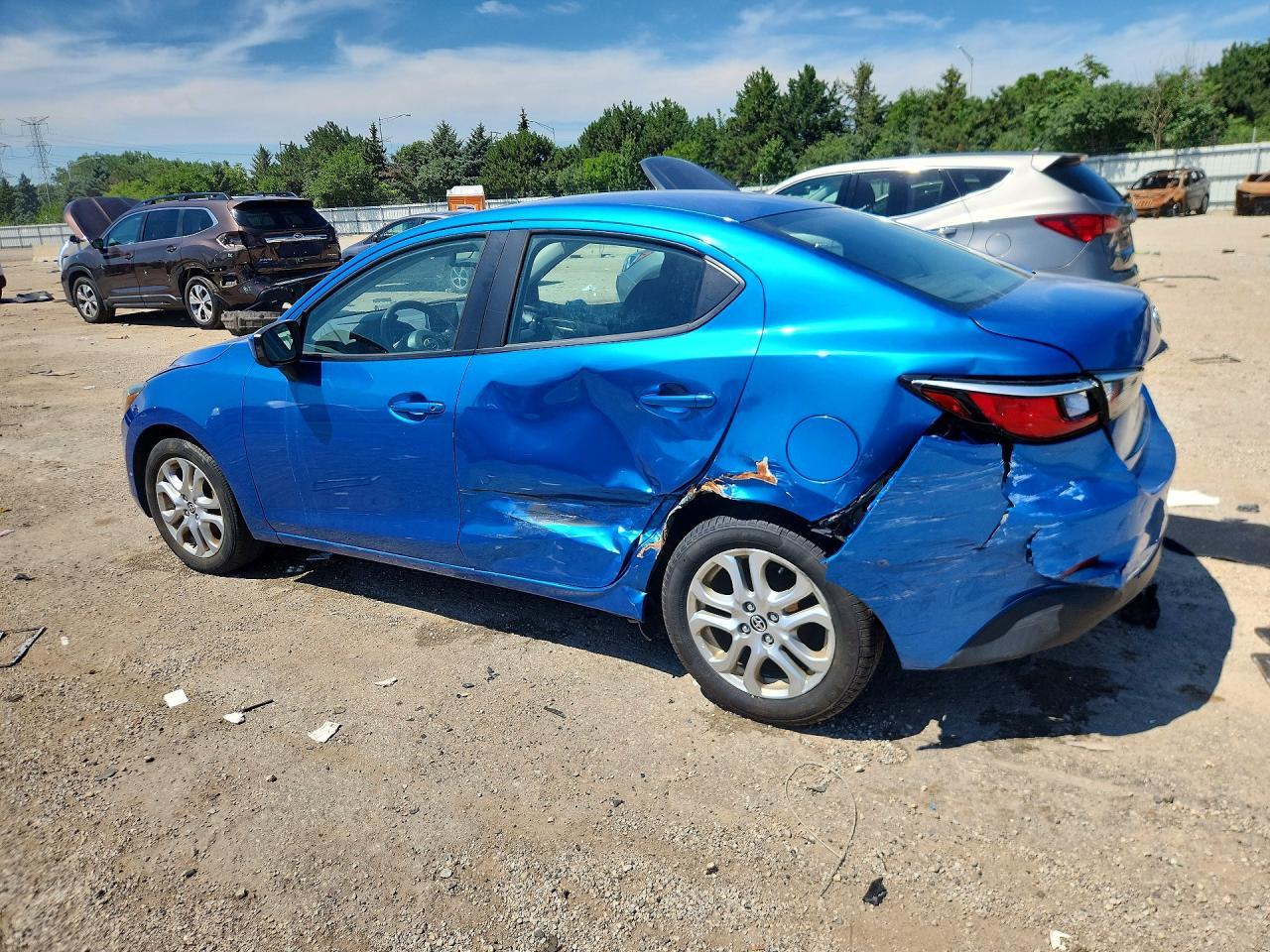 2016 Scion Ia Base - Фото 2