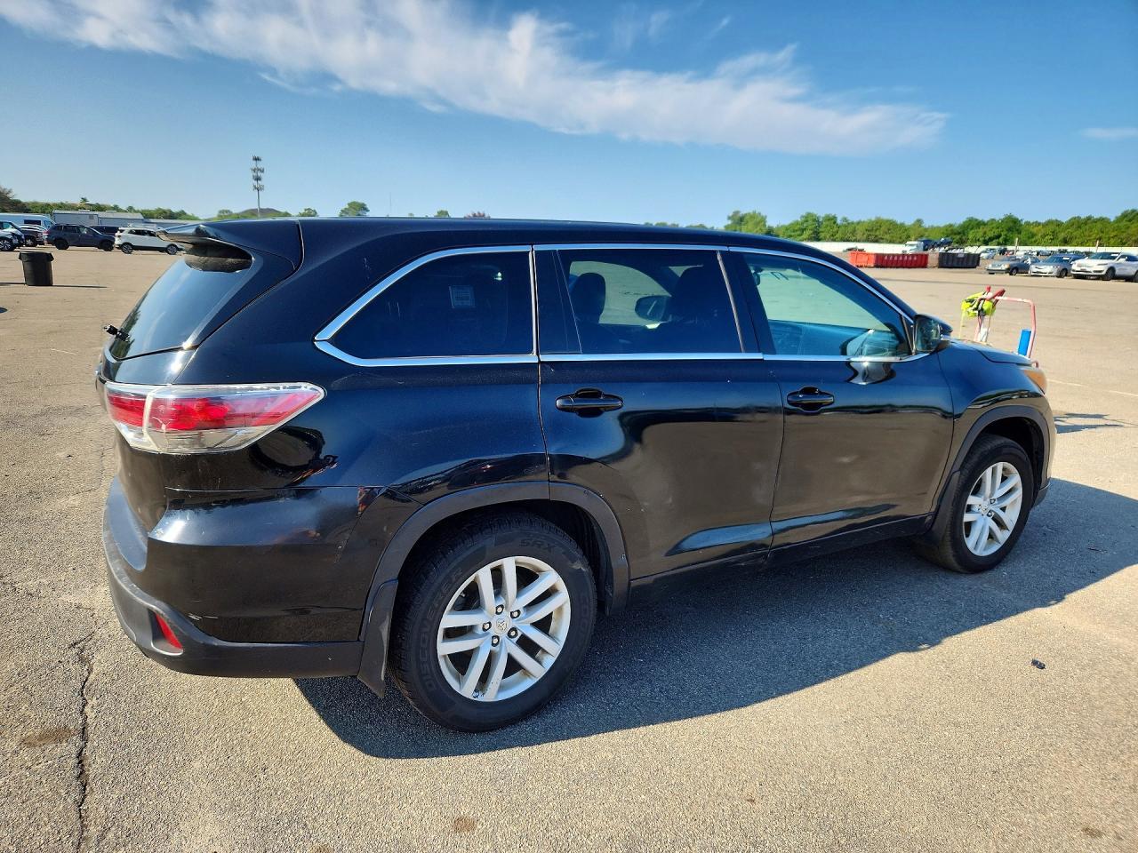 2015 Toyota Highlander Le - Фото 3