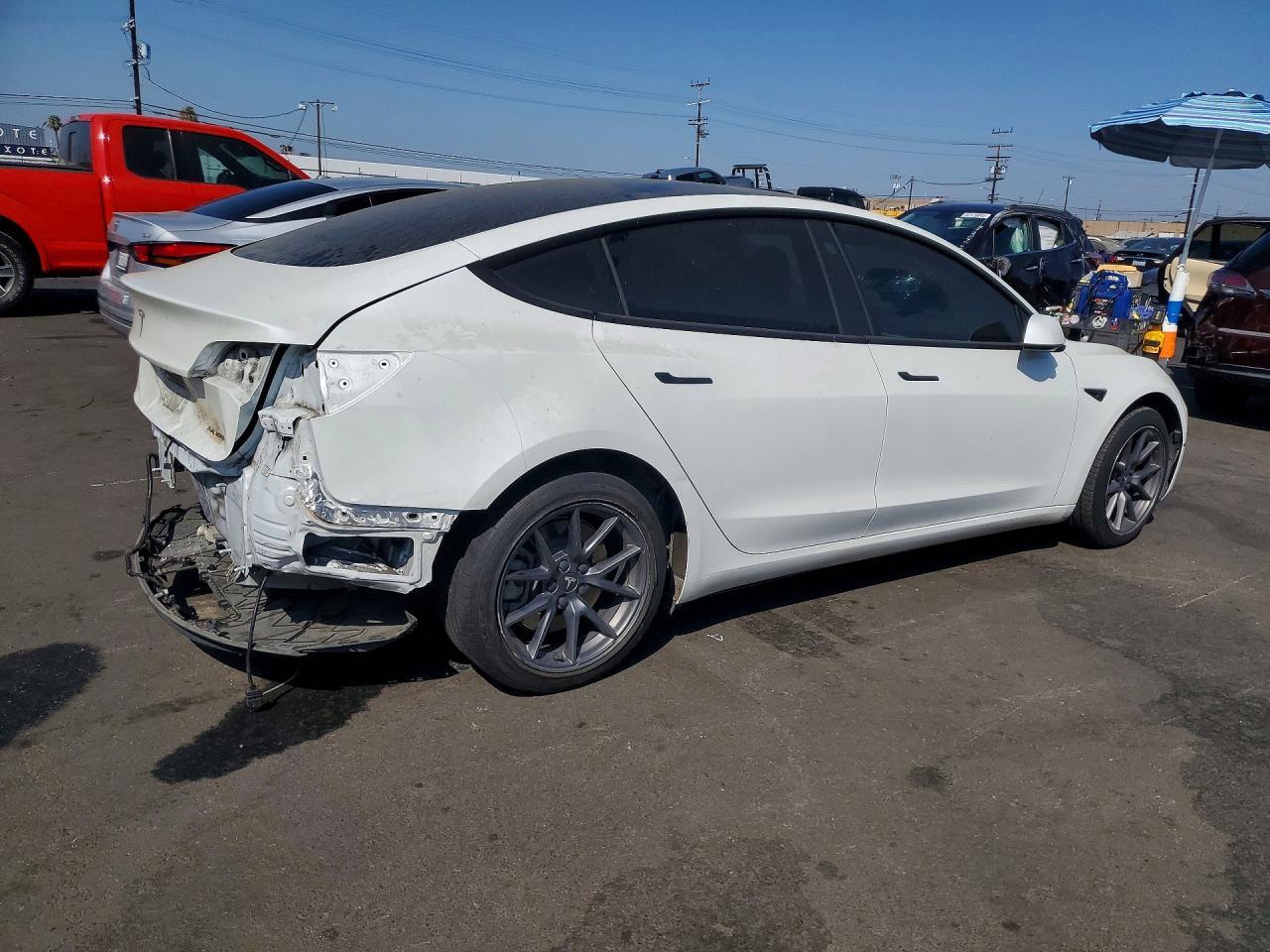 2022 Tesla Model 3 - Image 3