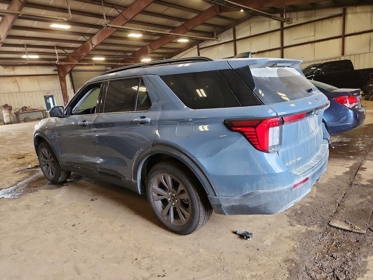 2026 Ford Explorer Active - Фото 2