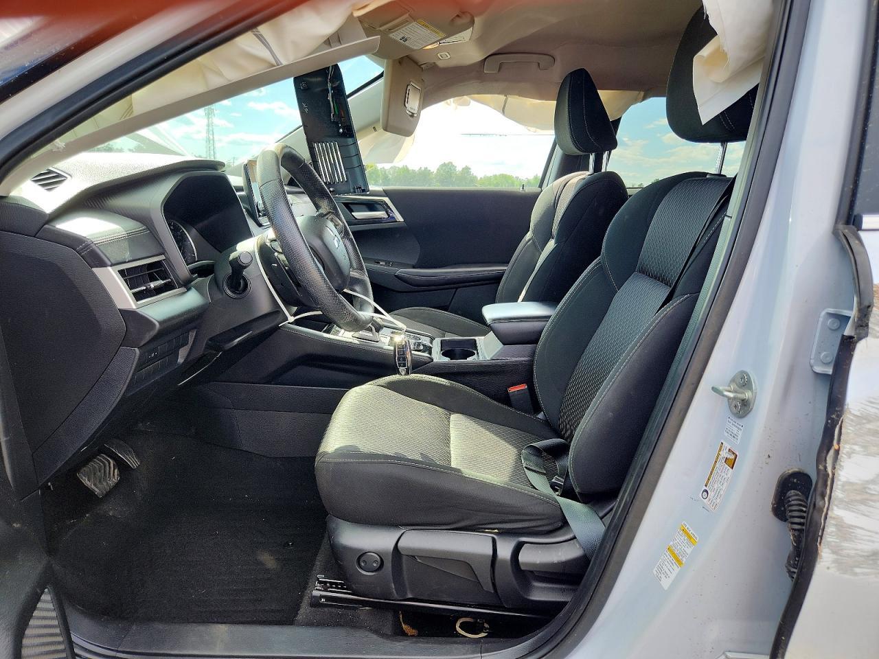 2023 Mitsubishi Outlander Es - Image 7