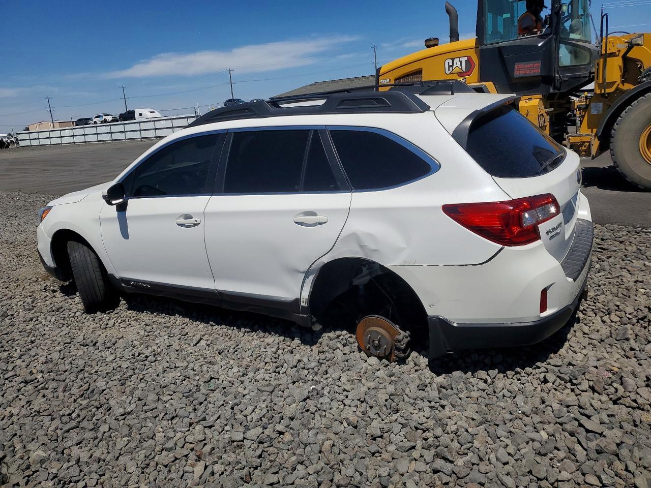 2016 Subaru Outback 3.6R Limited - Image 2
