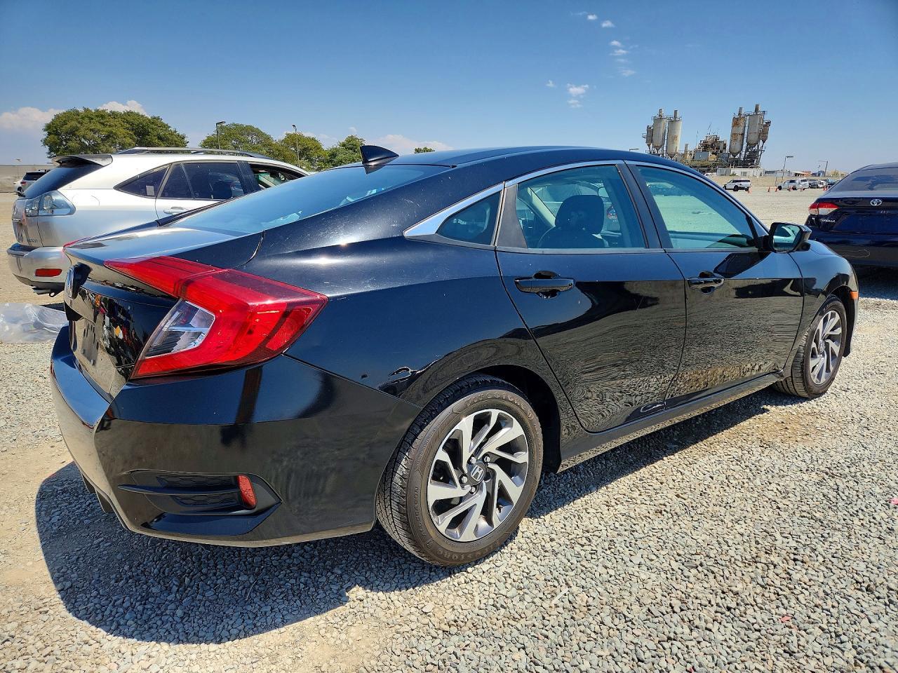 2018 Honda Civic Ex - Image 3