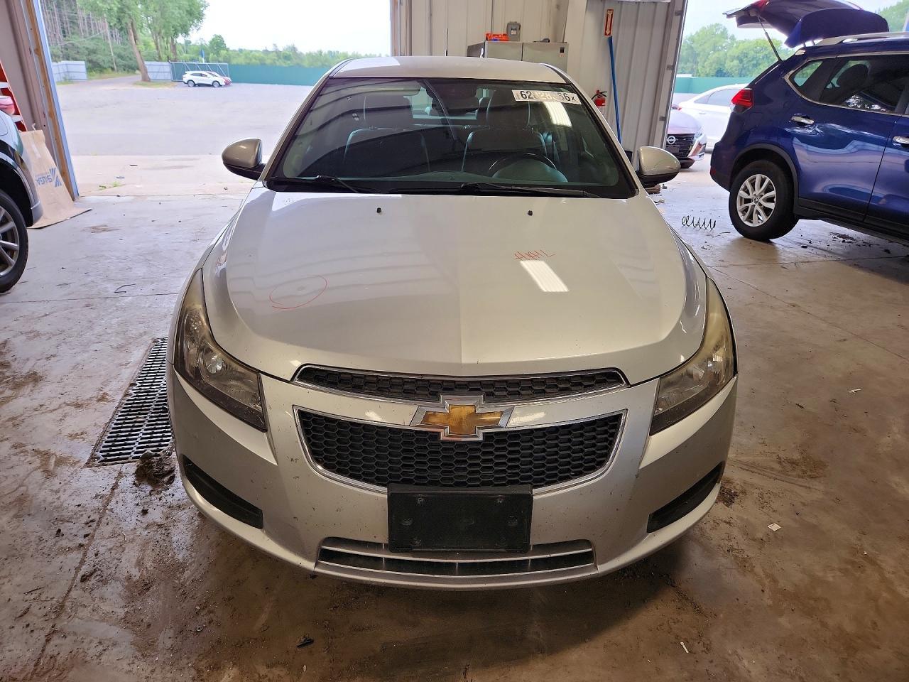 2014 Chevrolet Cruze - Image 5