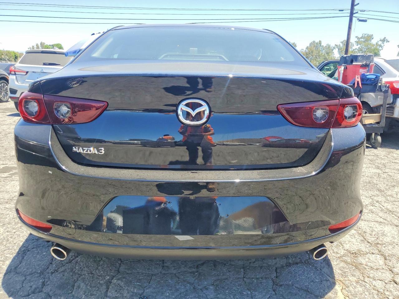2026 Mazda 3 Preferred/Carbon Edition - Image 6