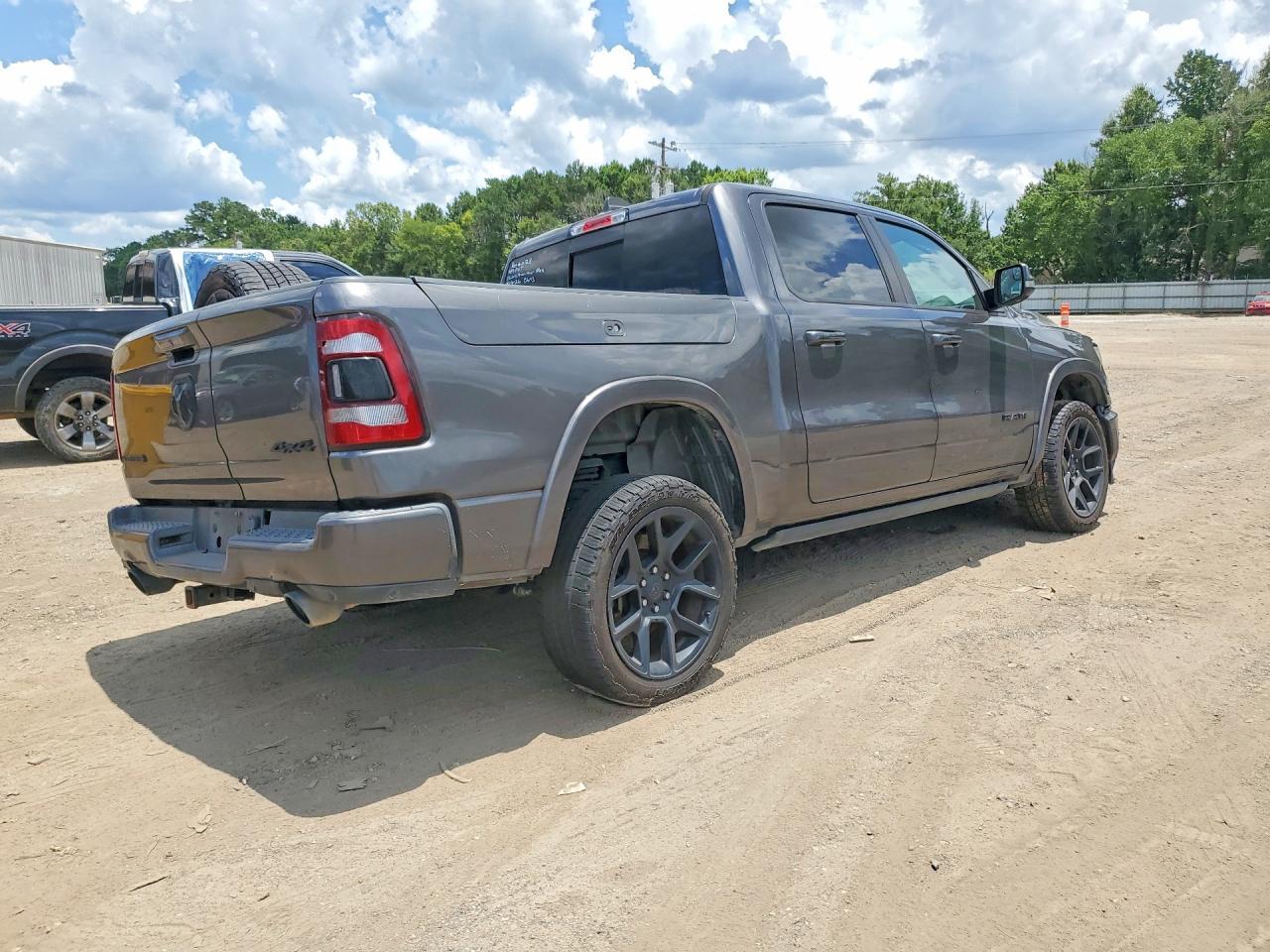 2020 Ram 1500 Laramie - Фото 3