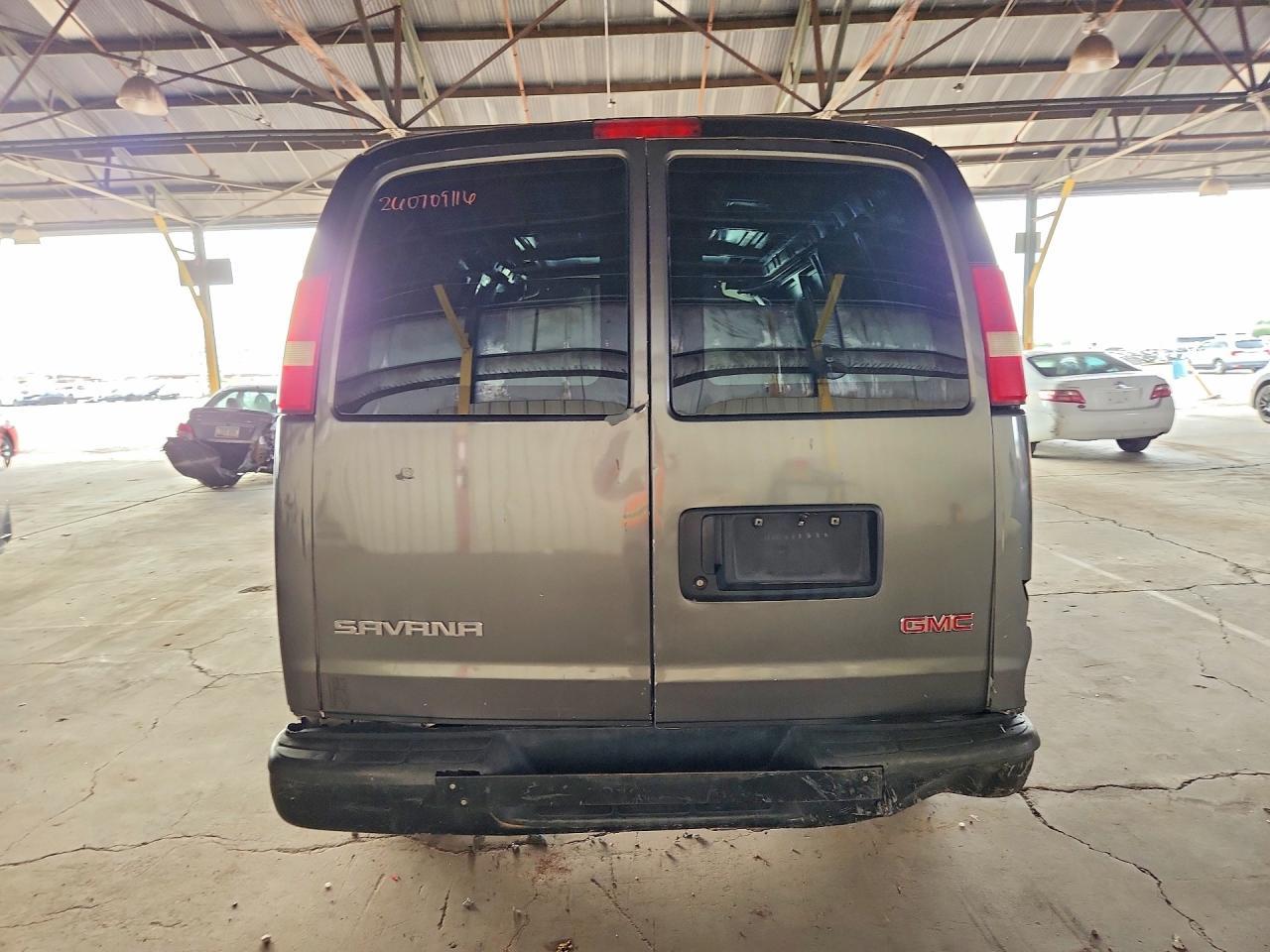 2015 Chevrolet Express G2500 - Image 6