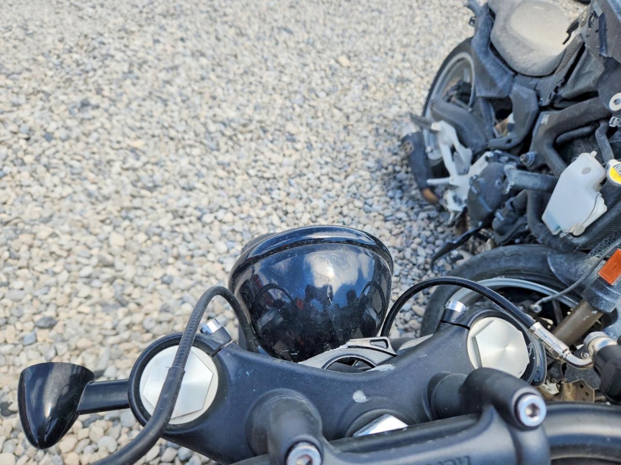 2019 Triumph Motorcycle Bonneville Bobber Black - Фото 7