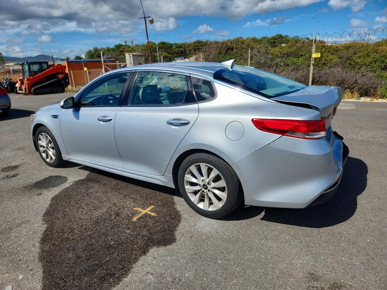 2016 Kia Optima Ex - Image 2