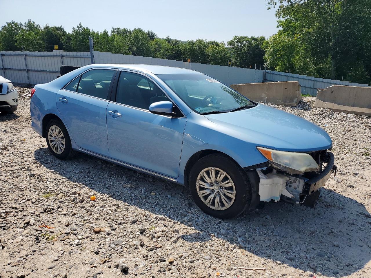 2013 Toyota Camry Le - Фото 4