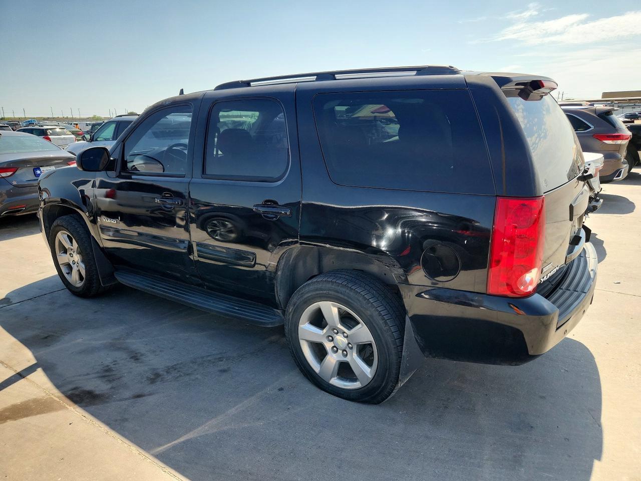 2008 GMC Yukon - Фото 2
