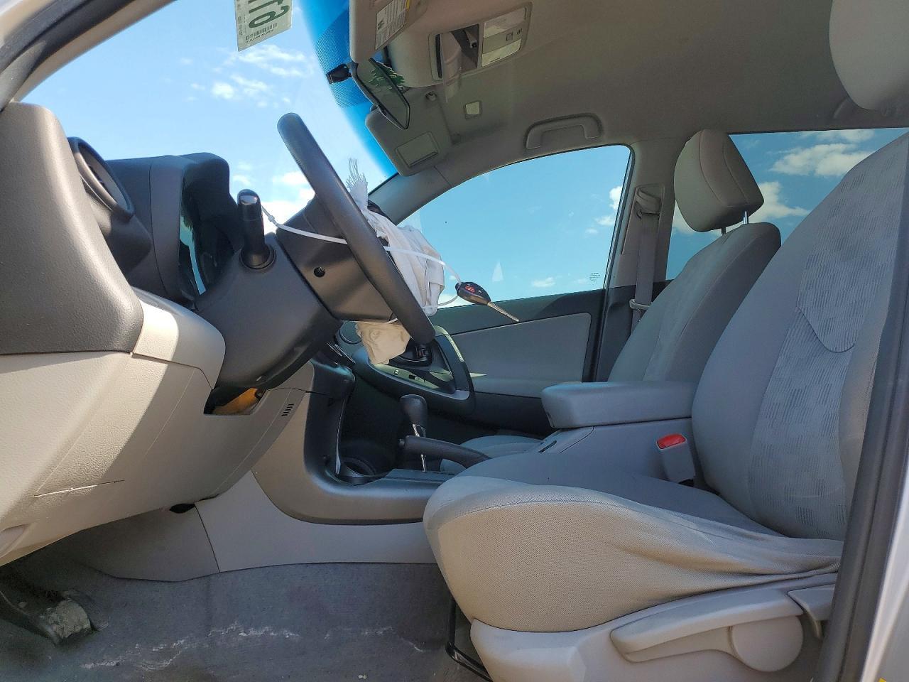 2012 Toyota Rav4 Base - Image 7