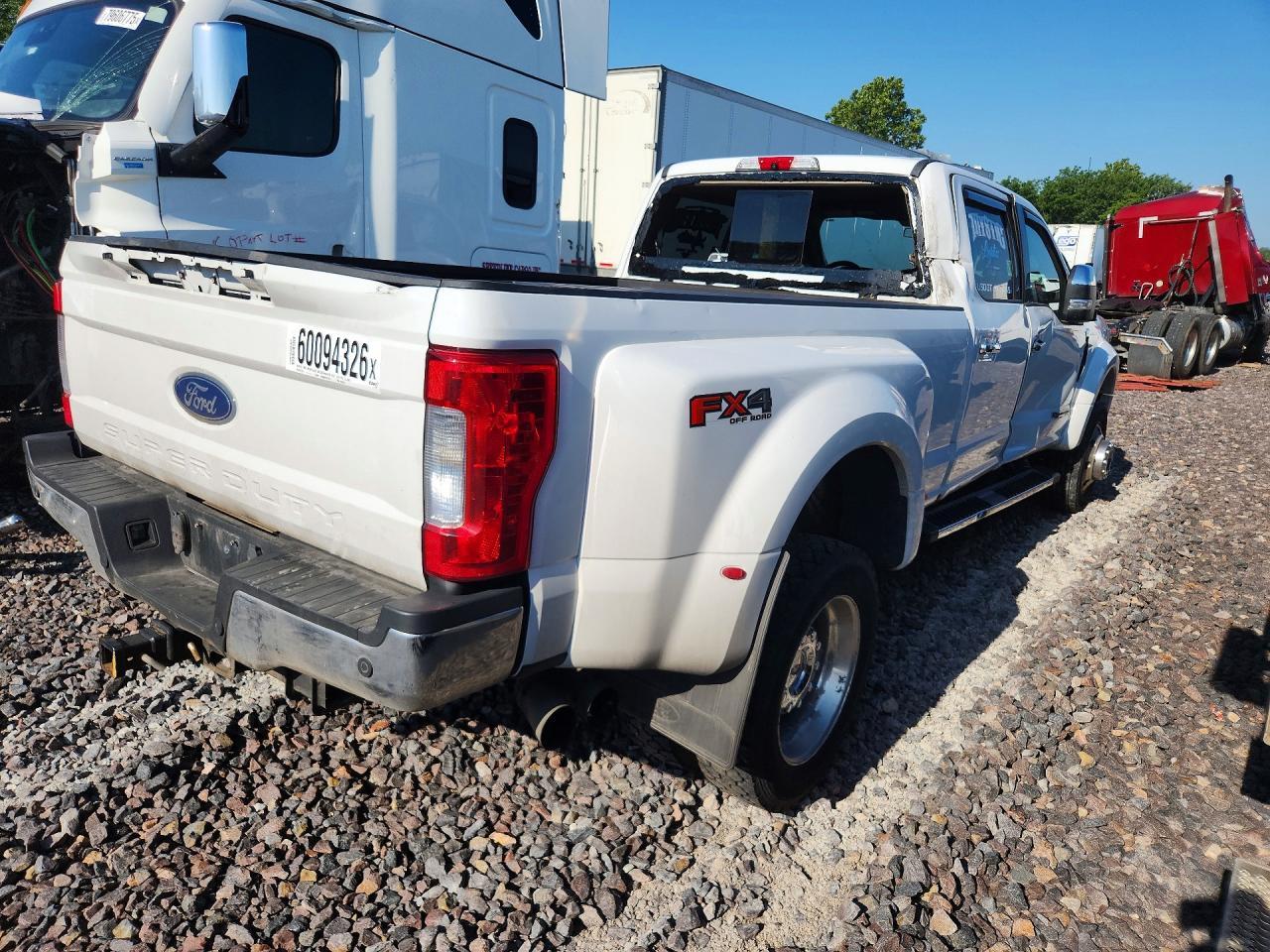 2017 Ford F450 Super Duty - Фото 3