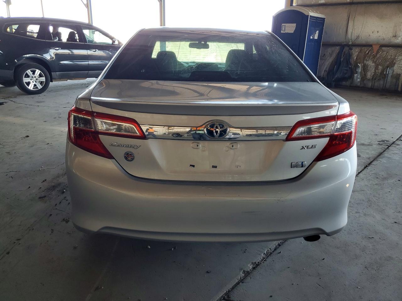 2012 Toyota Camry Hybrid Xle - Image 6