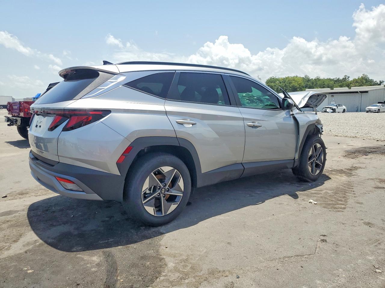 2026 Hyundai Tucson Sel - Image 3