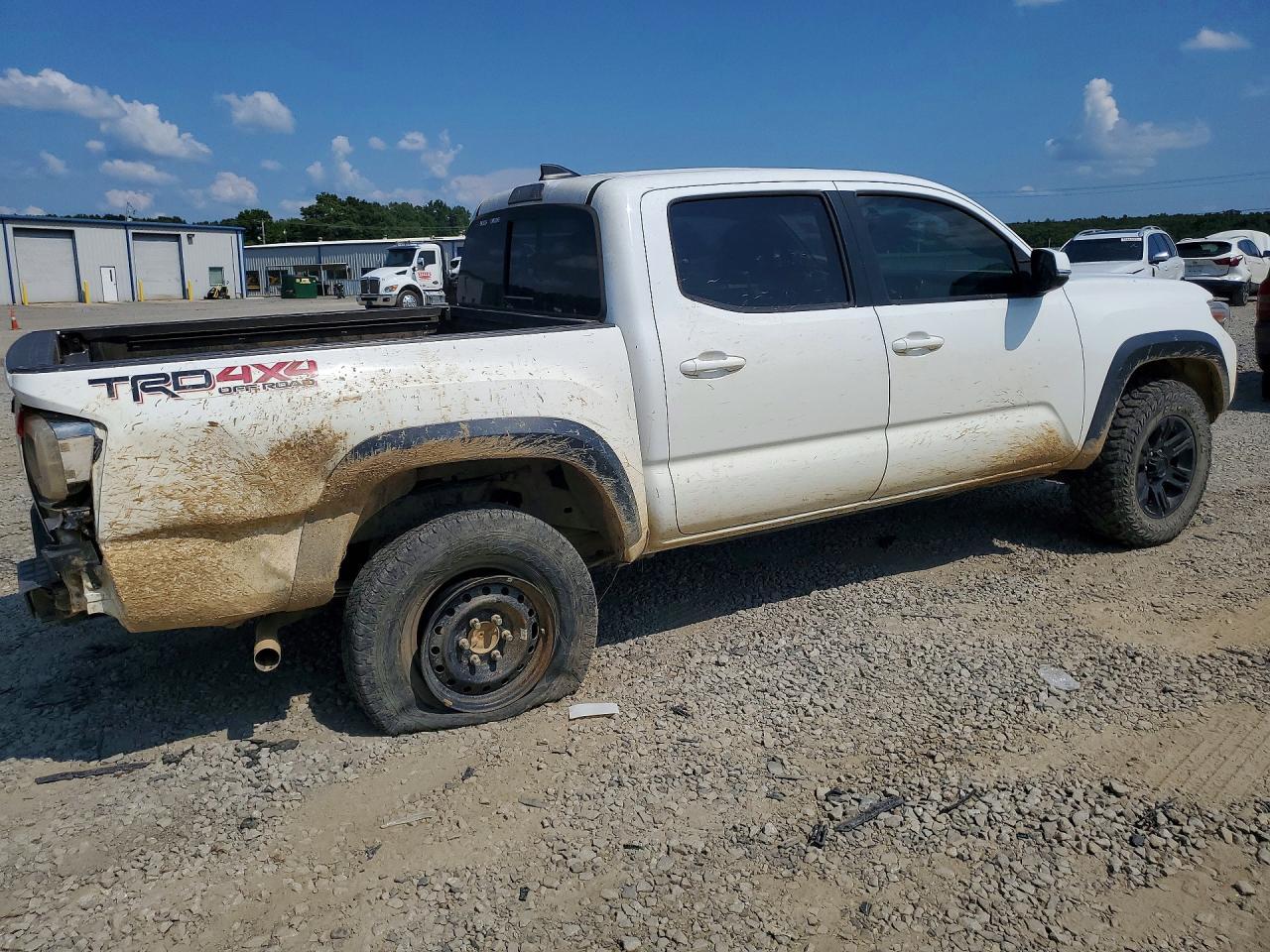 2017 Toyota Tacoma Sr V6 - Фото 3