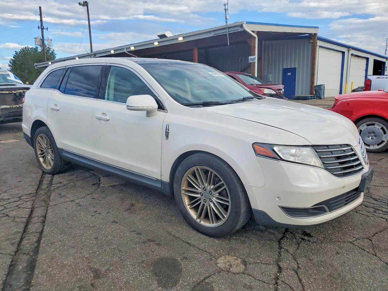 2017 Lincoln Mkt - Фото 4
