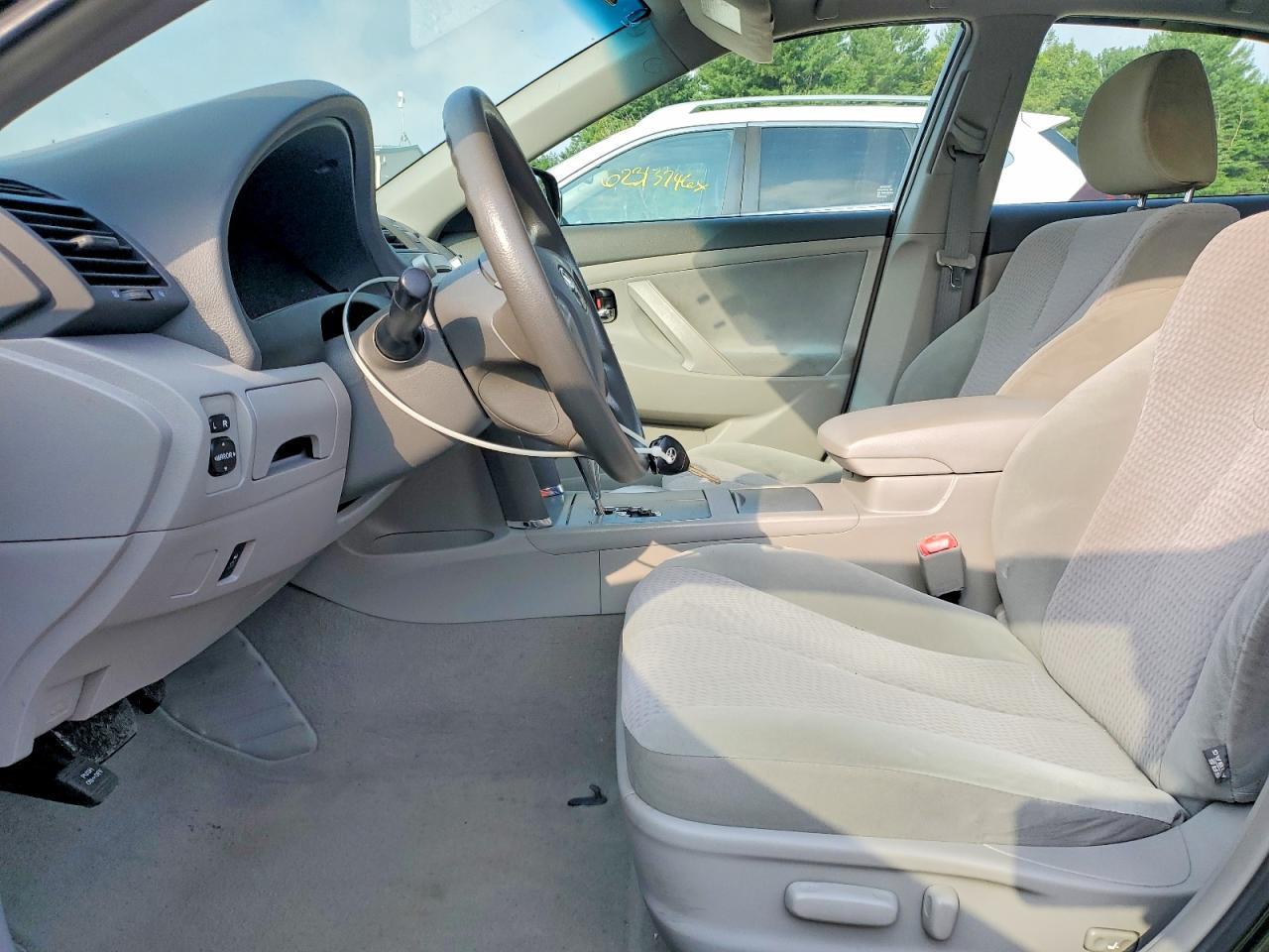 2011 Toyota Camry Le - Image 7