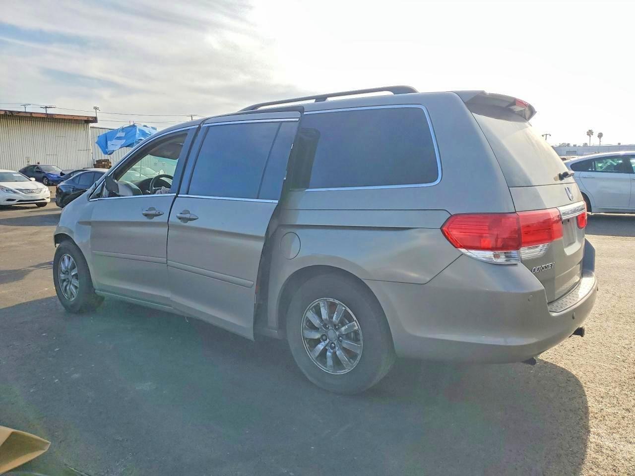 2009 Honda Odyssey Touring - Фото 2