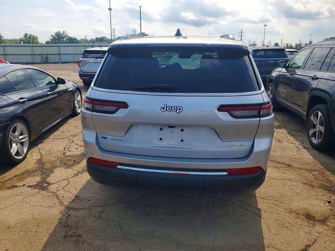 2023 Jeep Grand Cherokee L Laredo - Image 6