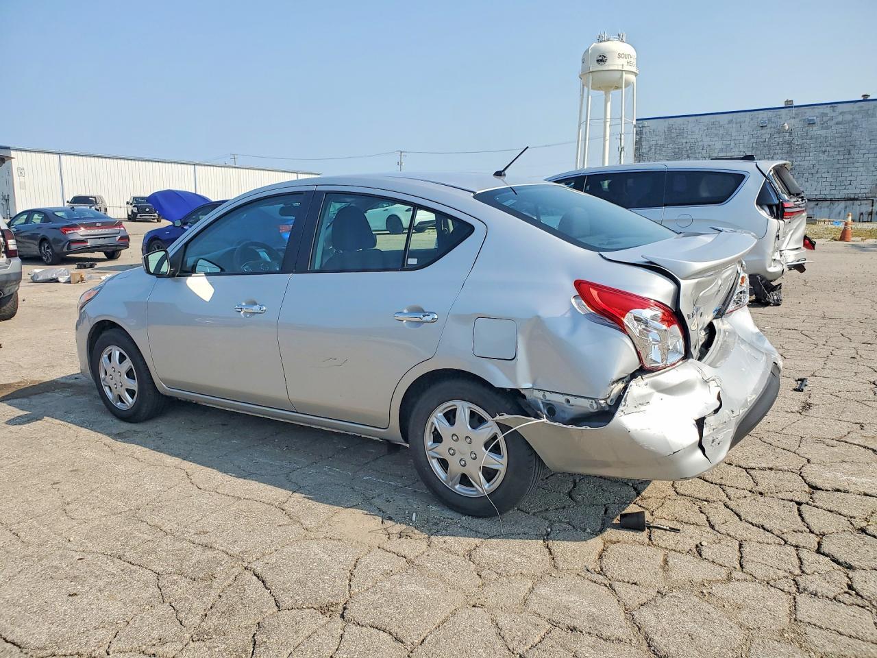 2016 Nissan Versa 1.6 Sv - Фото 2
