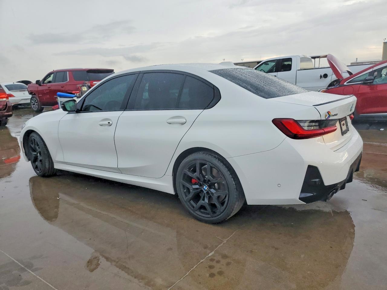 2026 BMW 330Xi - Фото 2
