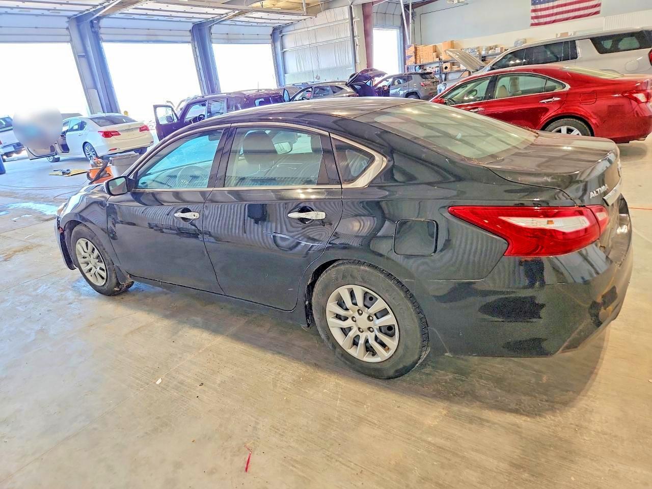 2017 Nissan Altima 2.5 S - Фото 2