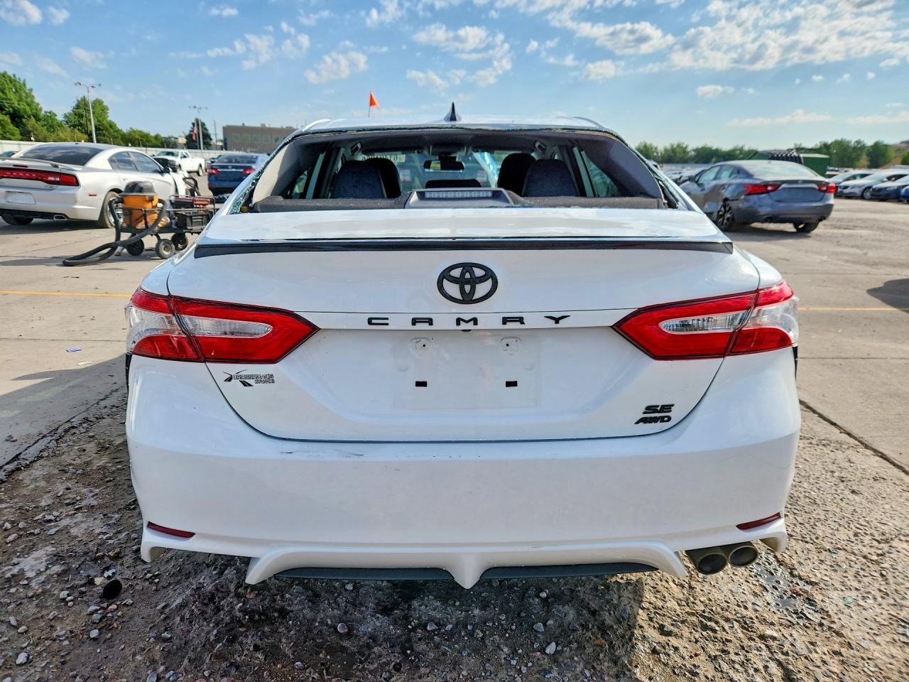 2020 Toyota Camry Se Nightshade - Фото 6