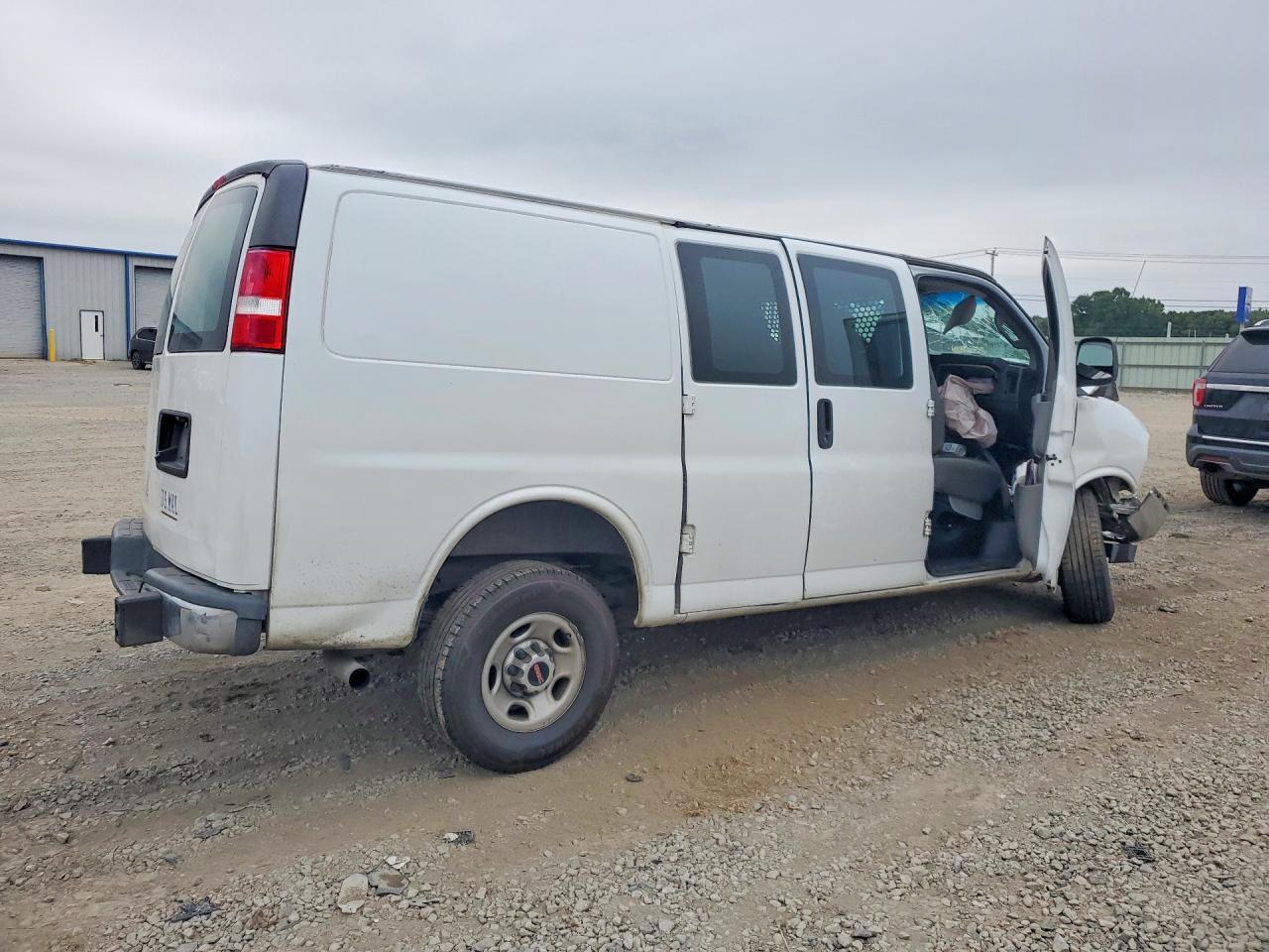 2020 GMC Savana G2500 - Image 3