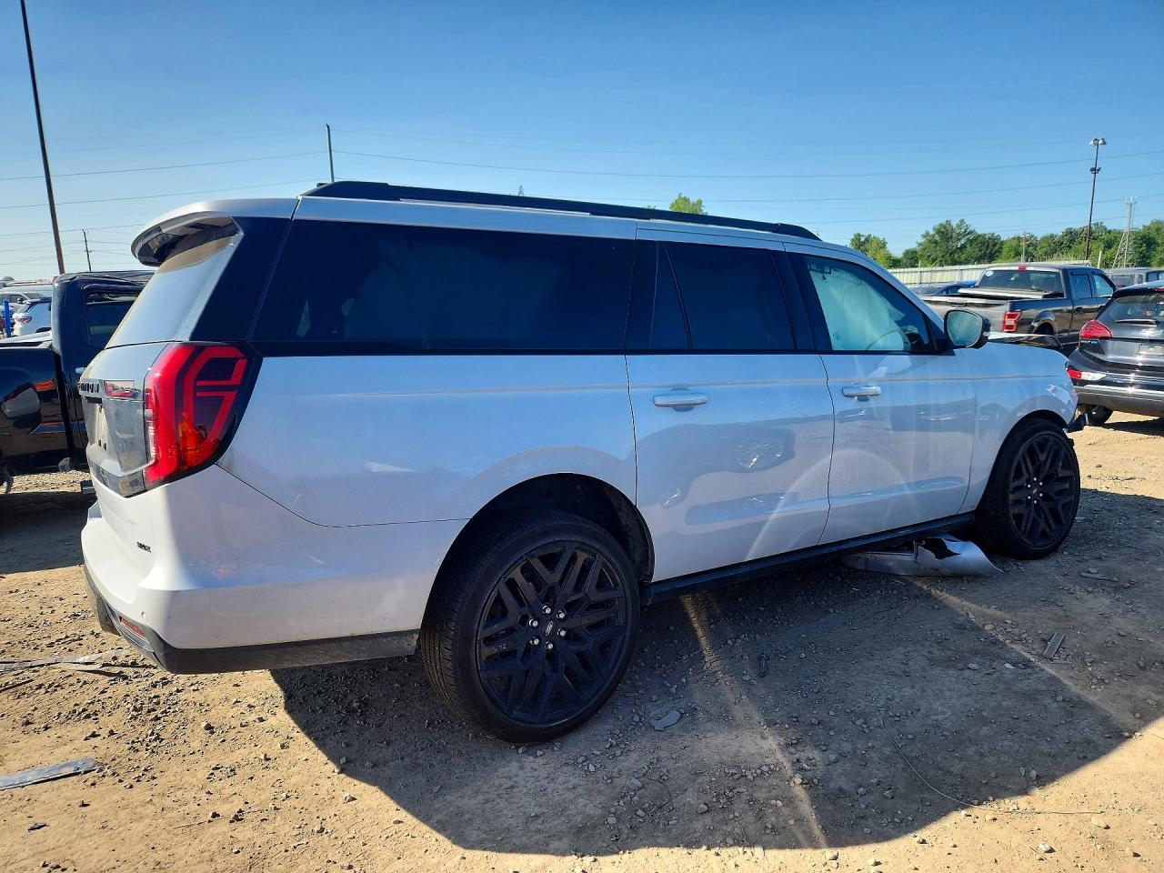 2026 Ford Expedition Max Platinum - Image 3