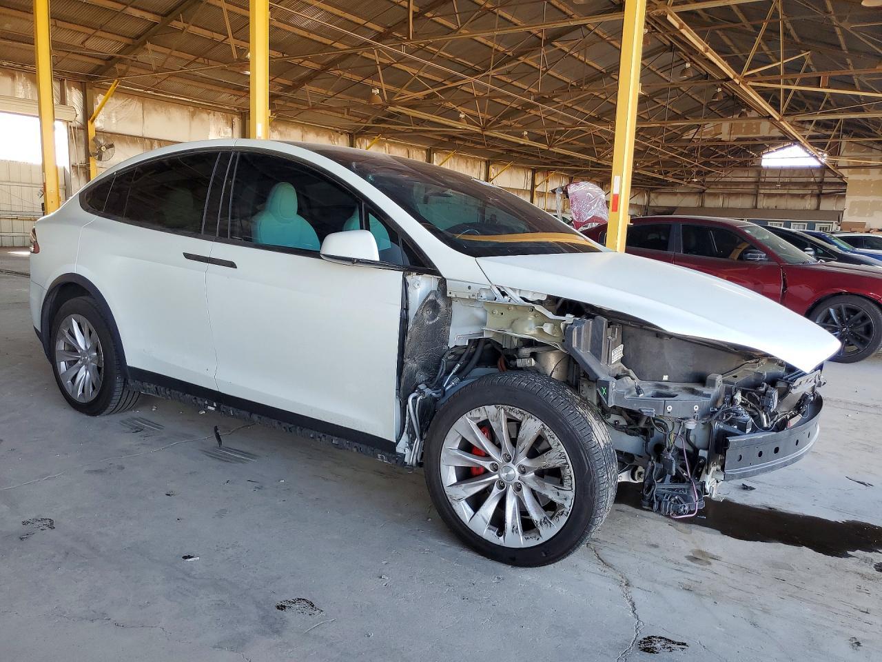 2020 Tesla Model X - Фото 4