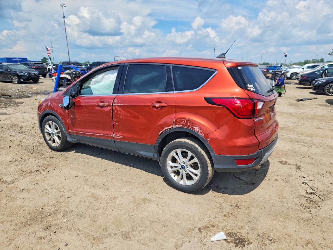 2019 Ford Escape Se - Фото 2