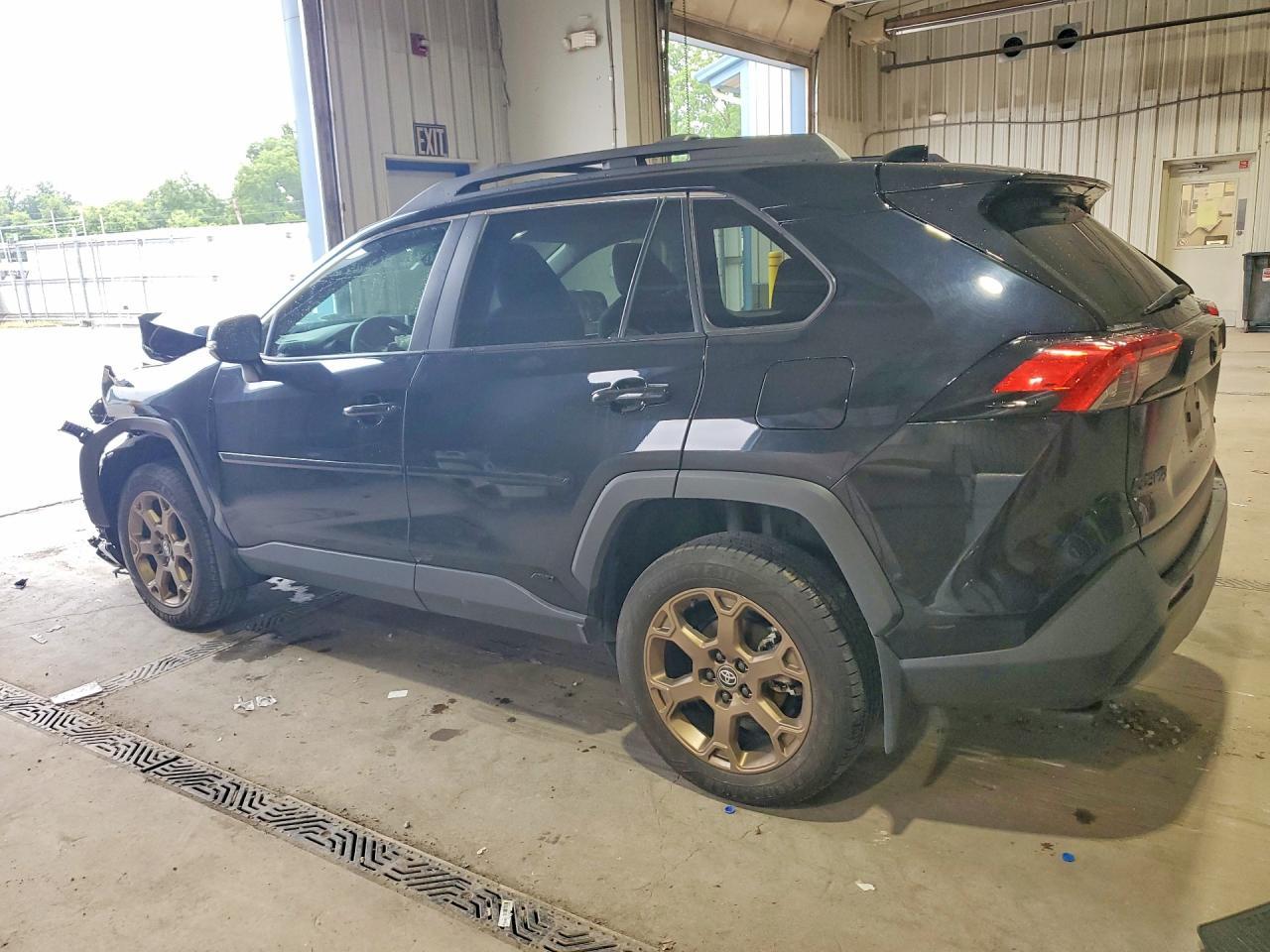2024 Toyota Rav4 Woodland Edition - Фото 2