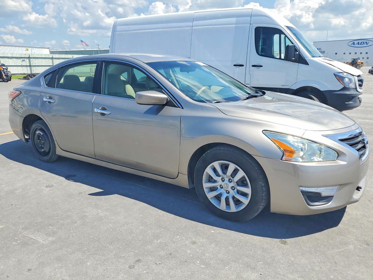 2015 Nissan Altima 2.5 S - Фото 4