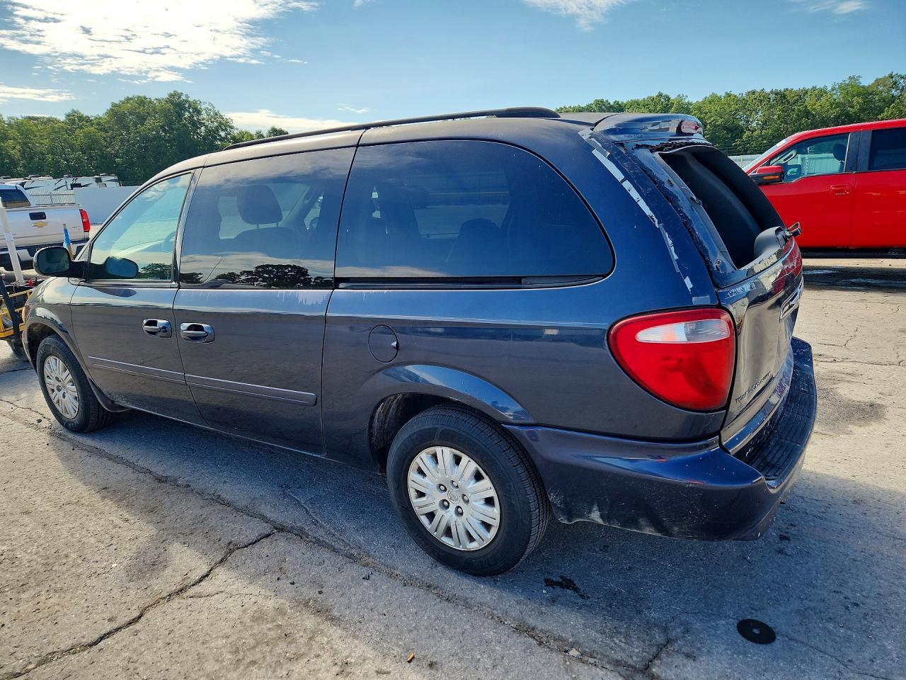 2007 Chrysler Town & Country Lx - Фото 2