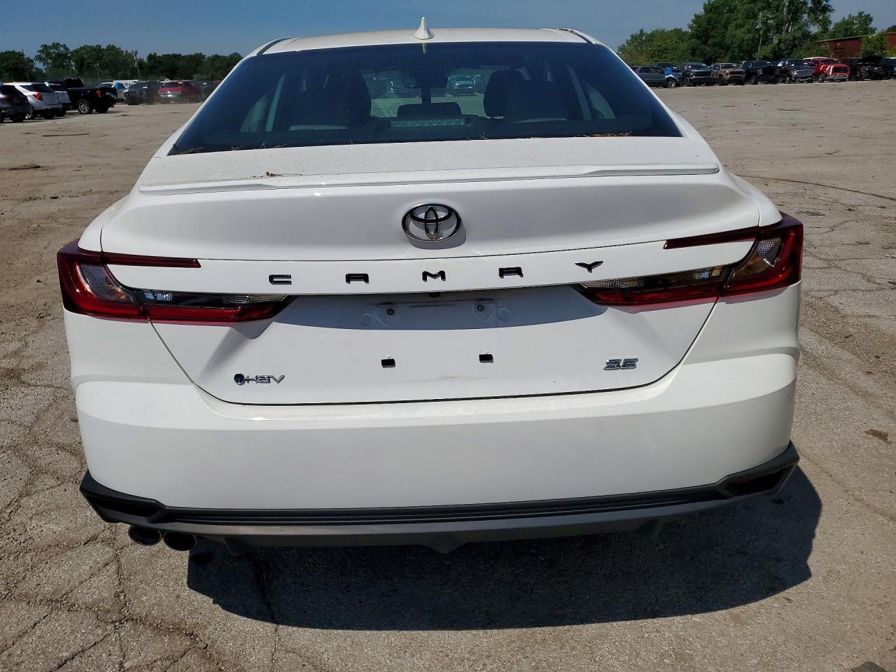 2026 Toyota Camry Se - Image 6