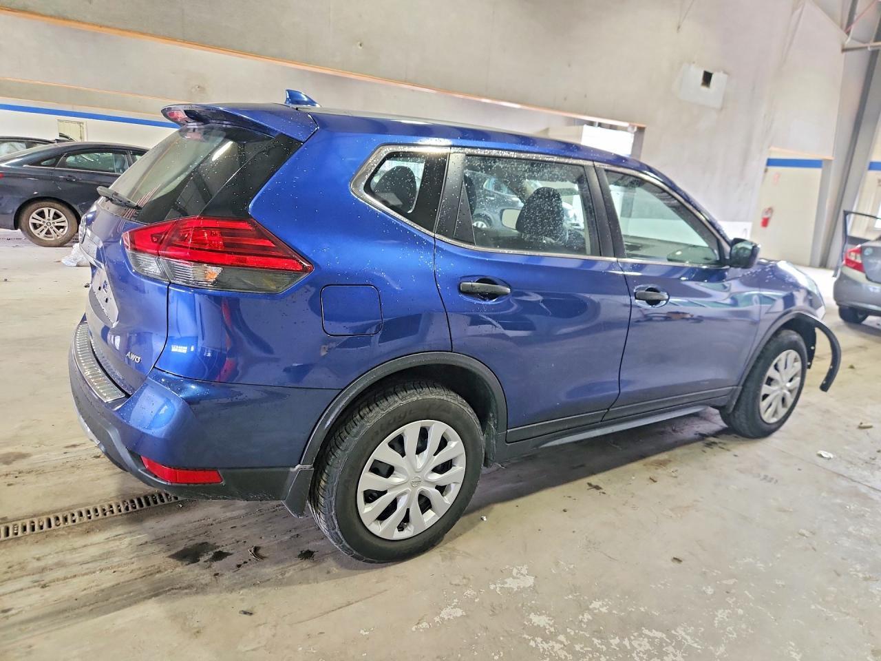 2017 Nissan Rogue S - Фото 3